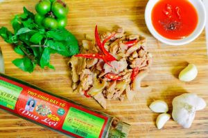 Thịt chua ống nứa Duy Lợi